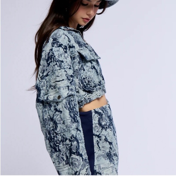 NWOT. AKIRA Floral Denim Skirt Set includes Bucket Hat. - Picture 6 of 6